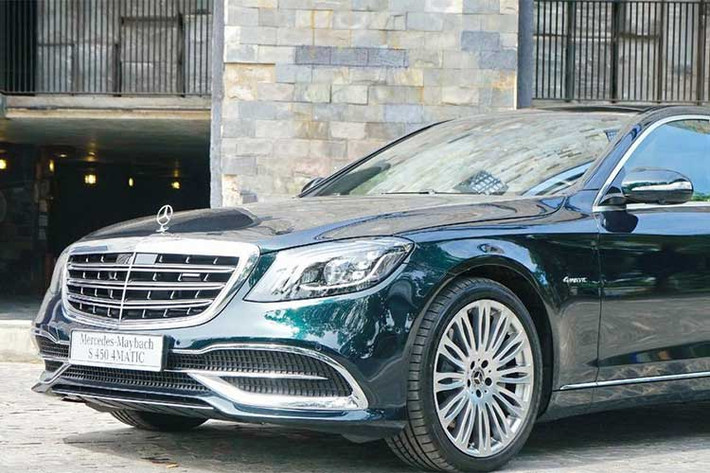 Đây là dòng xe nâng cấp và cải tiến facelift của mẫu xe hạng sang Mercedes-Maybach S400 4MATIC từng bán ra tại thị trường trước đó của Mercedes-Benz tại Việt Nam. Theo đó chiếc xe sang mới này được cải tiến ngoại hình, nội thất và điều chỉnh khả năng vận hành mạnh mẽ hơn.