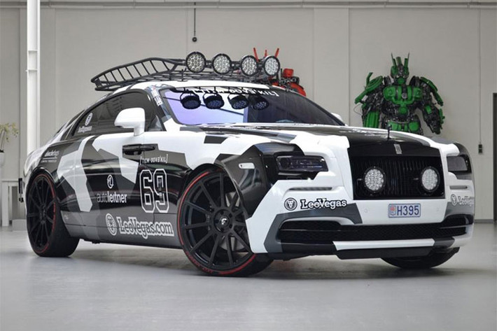 Sau khi độ lại "hết bài" cho chiếc xe Rolls-Royce Wraith khủng, Jon Olson đã không còn hứng thú với mẫu xe siêu sang độ "khủng" này và rao bán trên trang Autoleitner tại Hà Lan. Mức giá bán là 275.000 Euro (tương đương 324.000 USD - khoảng 7,38 tỷ đồng). Trong khi đó, một chiếc Wraith lúc mới xuất xưởng có giá bám 318.000 USD.