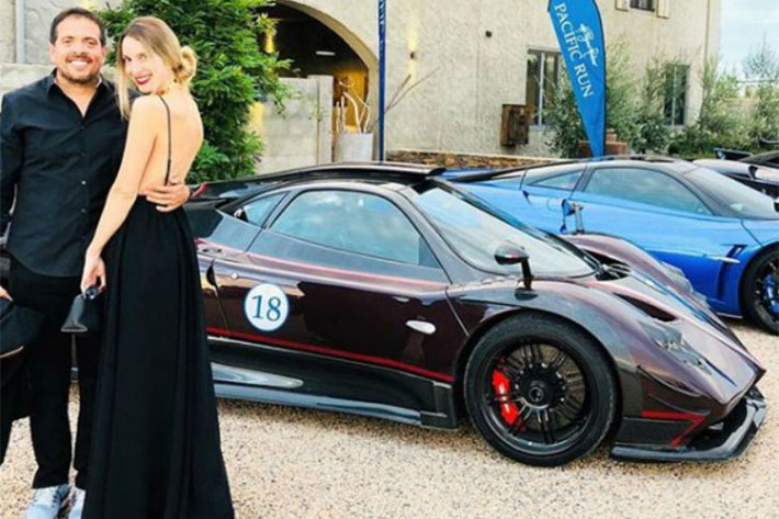 Trên thế giới, hiện chỉ có tổng cộng chỉ có 15 siêu xe Zonda Revolucion được sản xuất với mức giá khoảng 2,1 triệu đô la. Mẫu siêu xe này sử dụng động cơ 6 lít V12 công suất 740 mã lực, có tốc độ tối đa 350 km/h và có thể tăng tốc 0-97 km/h sau 2,7 giây.