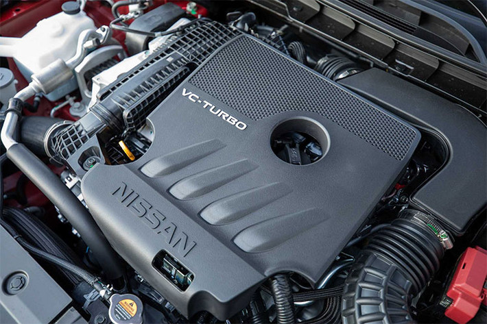 Về động cơ, Nissan Altima Edition ONE 2019 chỉ được phát triển trên phiên bản Platinum VC-Turbo sử dụng động cơ 4 xy-lanh thẳng hàng (I4) dung tích 2.0L tăng áp công nghệ VC-Turbo (thay đổi tỉ số nén liên tục 8:1 và 14:1 được Nissan sử dụng lần đầu trên chiếc Infiniti QX50).