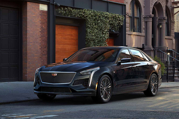 Mẫu xe sedan Cadillac CT6 là chiếc sedan lớn nhất và sang trọng nhất của thương hiệu xe sang đình đám Mỹ, Cadillac. Cadillac CT6 phiên bản V-Sport được tạo ra nhằm đối đầu với những tên tuổi đến từ Đức như: BMW 7 Series, Mercedes-Benz S-Class và Audi A8.