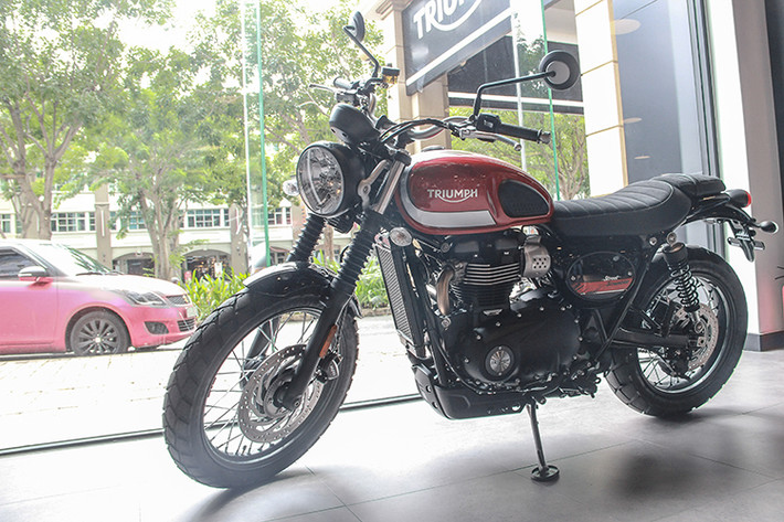 Ra đời từ năm 1902 với trụ sở tại Hinckley, Leicesterhire (Anh Quốc), thương hiệu xe môtô Triumph đã tổ chức lễ kỷ niệm 110 năm thành lập vào năm 2012. Với số lượng xuất xưởng khoảng 50.000 chiếc một năm, Triumph là thương hiệu xe môtô lớn nhất nước Anh và có hơn 750 phòng trưng bày trên khắp thế giới.