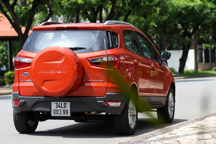 Tại thị trường Việt Nam, Ford Ecosport là một mẫu SUV cỡ nhỏ được sản xuất tại nhà máy của Ford Việt Nam ở Hải Dương. Xe sử dụng động cơ 1.5L kết hợp hộp số sàn 5 cấp hoặc số tự động 6 cấp ly hợp kép. Mức giá bán từ 606 đến 681 triệu đồng. Đây là một trong số những dòng xe SUV cỡ nhỏ bán chạy và liên tục nằm trong top 10 của VAMA.