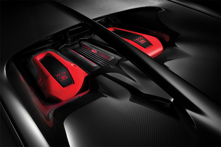 Giá trị của Chiron Sport đến từ cảm giác lái với những cảm nhận tốt hơn về khả năng vào cua và giúp tài xế kiểm soát chiếc xe một cách nhẹ nhàng hơn. Một số chi tiết sợi carbon cũng giúp cho trọng lượng của xe nhẹ hơn 18 kg, nhưng không cải thiện đáng kể tới khả năng tăng tốc của xe.