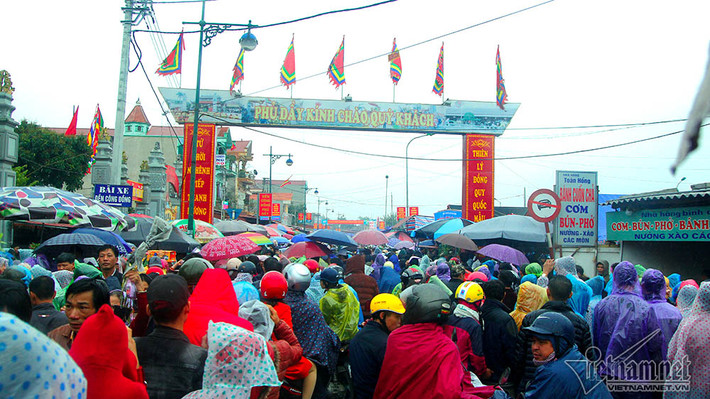 17h30, bên trong phủ Dầy không thể di chuyển.