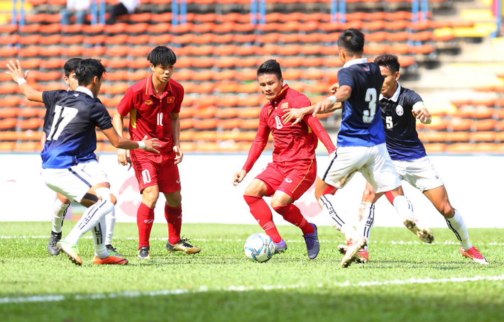 U22 Việt Nam nhập cuộc không được như ý do U22 Campuchia chủ động đá phòng ngự số đông, đá áp sát quyết liệt.