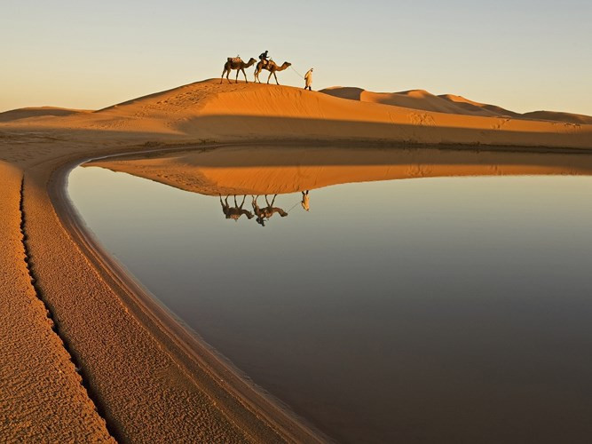 Sahara, Châu Phi, là sa mạc nóng và lớn nhất thế giới, đi qua 11 quốc gia ở miền bắc châu Phi.