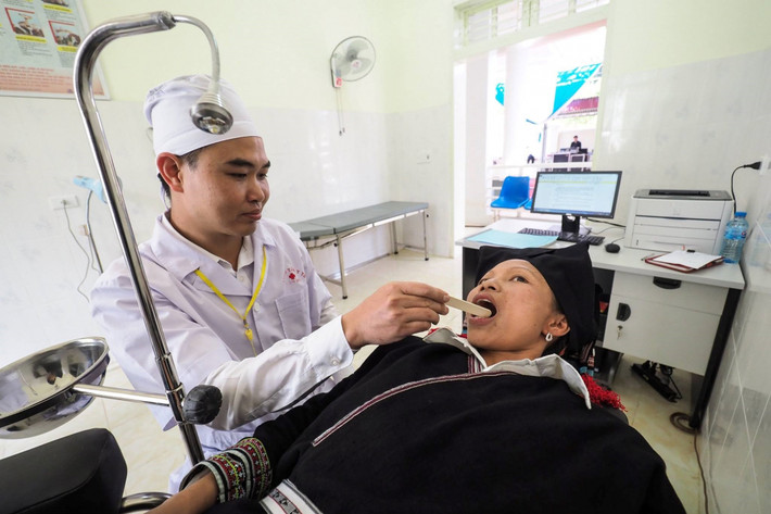Chăm sóc sức khỏe cho người dân ở vùng cao, xã Chiềng Yên, huyện Vân Hồ, tỉnh Sơn La (Nguồn: EU Health Facility Vietnam)