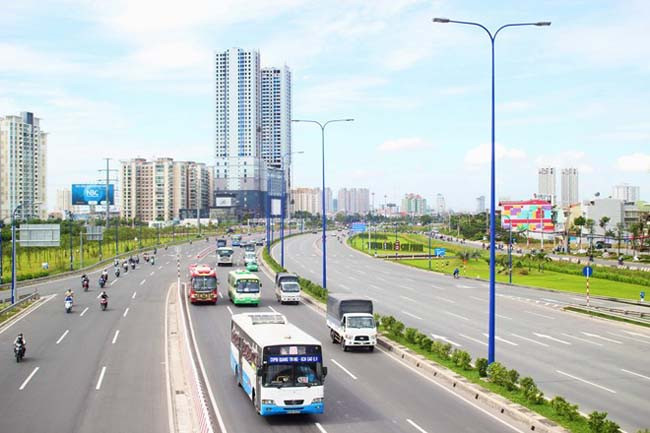 Dự án BOT xa lộ Hà Nội được khởi công từ tháng 4/2010, nhưng đến nay vẫn chưa hoàn thành.