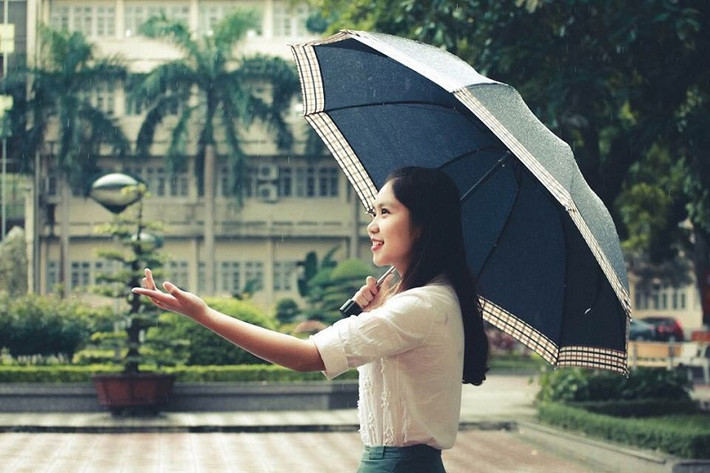 Bản thân cô nàng nhận thấy nghề báo là một nghề nhiều vinh quang tuy nhiên nó cũng ẩn chứa khá nhiều vất vả và nguy hiểm. “Nhiều bạn trẻ khi nghĩ về nghề báo, có nguyện vọng học nghề báo, phần đông đều cho đây là nghề hot, không phải lao động chân tay, được ngồi trong phòng máy lạnh, lướt mạng rà thông tin, tay gõ lên bàn phím máy vi tính mà viết nên những bài báo.