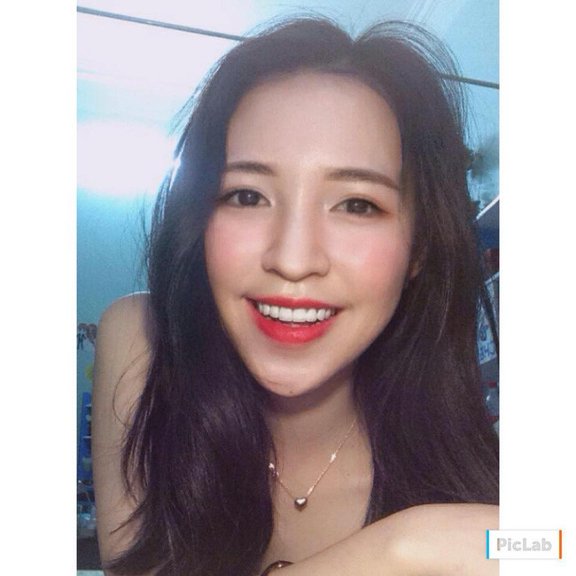 Sở hữu vẻ ngoài xinh xắn với nụ cười tươi, nước da trắng, đôi mắt sắc sảo cuốn hút, Phương Lan còn có dáng người cao, thanh mảnh - chỉ cần thế thôi cô gái này đã đủ 'hạ gục' khối anh chàng ngay từ cái nhìn đầu tiên.