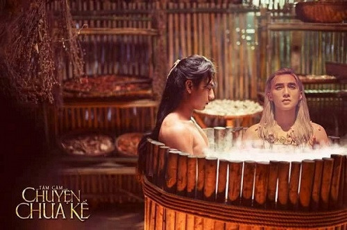 Tạo hình của Issac trong bộ phim "Tấm Cám: Chuyện chưa kể" và tạo hình của Sơn Tùng MTP trong MV "Lạc trôi" được ghép lại trong cùng một bối cảnh. Ngoài ra, trước đó mạng xã hội còn xuất hiện một đoạn clip được fan của hai anh chàng "chế" lại bằng cách lồng ghép MV "Lạc trôi" và bộ phim "Tấm Cám: Chuyện chưa kể".
