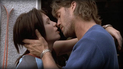 Rên rỉ: Một trong những cách tốt nhất giúp chàng hứng thú khi “yêu” bạn đó là hãy rên thật mạnh, thở thật gấp gáp. Nhịp rên của bạn chính là lời chỉ dẫn tốt nhất để anh ấy biết rằng mình đã làm đúng chỗ nào, cần phải tập trung vào những điểm nào trên người bạn để làm cả hai cùng hài lòng khi ân ái. Đừng ngại thể hiện cảm xúc của mình qua tiếng rên, bởi nó là một cách khiến chàng phấn khích khi “yêu” cực hiệu quả. Ảnh: Blogspot.