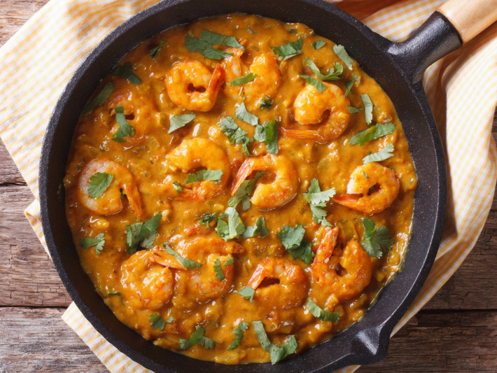 Ẩm thực Ấn Độ chú trọng vào gia vị, màu sắc và hương vị thay vì calo và chất béo. Theo The Kitchnics, cumin (hạt thì là Ai Cập), saffron (nhụy hoa nghệ tây), gừng và nghệ là một số gia vị được sử dụng phổ biến ở Ấn Độ. Củ nghệ và gừng được cho là gia vị giúp chống lại bệnh Alzheimer's, theo đài CNN. Ảnh: Shutterstock.