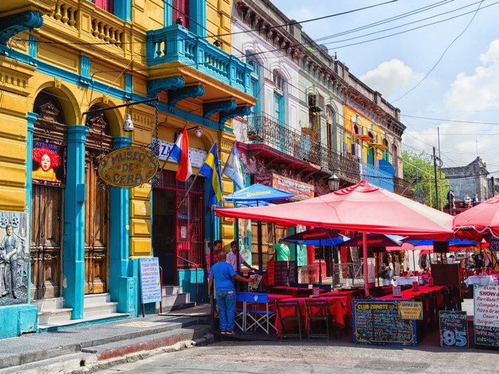 Tuổi Tuất: Buenos Aires (Argentina) là một thị trấn nhộn nhịp nằm gần biển, có ẩm thực xuất sắc, nhiều nơi mua sắm và điểm tham quan, thích hợp với những du khách tuổi Tuất. Ảnh: Business Insider.