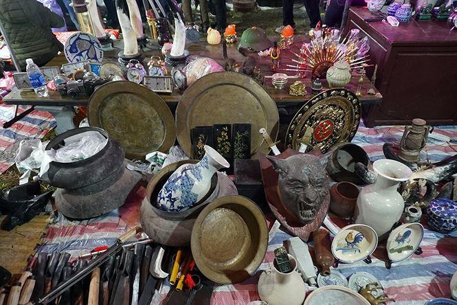 Cũng có khi là những đồ trang trí trong nhà.