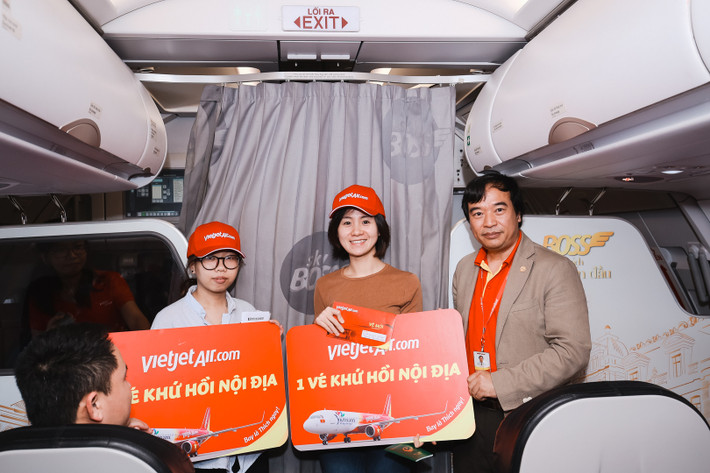 Trong đó có nhiều bạn thanh niên công nhân 4 năm, 5 năm và thậm chí có cả bạn vì điều kiện kinh tế khó khăn 9 năm chưa từng được về nhà.