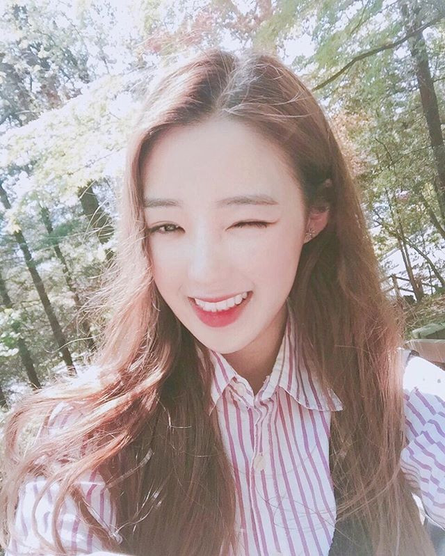 Những bức ảnh xinh đẹp và sang chảnh của cô hot girl Hàn Quốc luôn nhận được nhiều lượt "like".