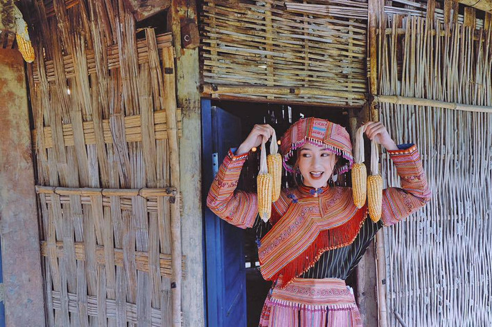 Nếu như lời bài hát này đúng là nói lên tâm trạng của Sa Lim thì có vẻ như không có chuyện Sa Lim hẹn hò Phan Thành và cô cũng chưa một lần yêu ai. Tuy nhiên, cô hot girl xinh đẹp cũng tiết lộ: "Em mê nhiều rồi chỉ là không tin tưởng yêu ai".