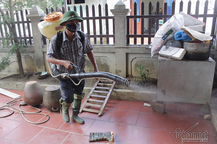 Toàn thôn chưa phát hiện ra dịch bệnh bất thường, một số người bị nước ăn chân đã được cấp thuốc chữa trị đầy đủ.