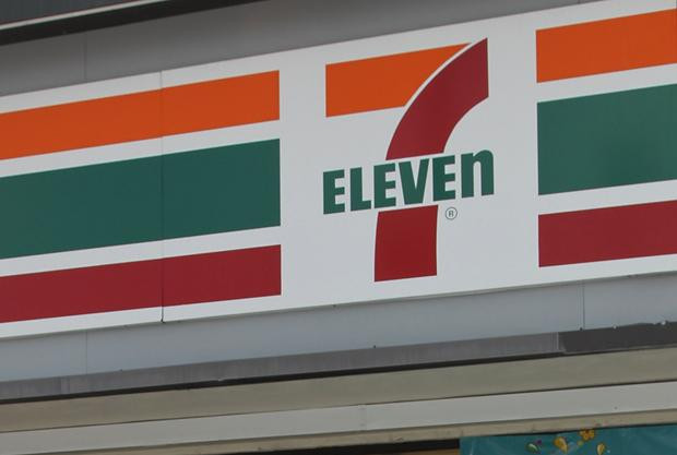Thành lập từ năm 1927, 7-Eleven có trụ sở chính tại Dallas, Texas, Hoa Kỳ bắt đầu bán trứng, sữa và bánh mỳ. Ảnh: Mentalfloss.