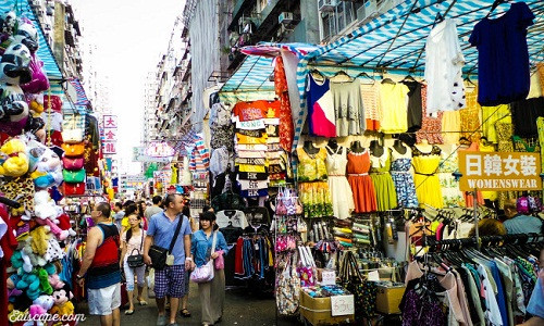 Chợ Quý Bà (Ladies Market) tại khu Mong Kok là một trong những địa điểm du lịch hấp dẫn nhất Hong Kong.