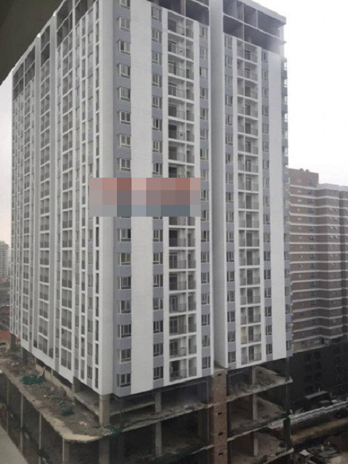 Theo bảng giới thiệu dự án thì chung cư này có 24 tầng nổi, 2 tầng hầm nhưng hiện nay Mỹ Sơn Tower đã được thi công tới 26 tầng nổi, 2 tầng hầm. Ảnh: Kinh doanh & pháp luật.