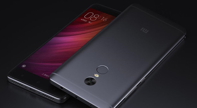 Xiaomi Redmi Note 4 (4,2 triệu): Sở hữu chip di động tầm trung Snapdragon 625 khá mạnh của Qualcomm, Redmi Note 4 là model đáng cân nhắc cho nhu cầu chơi game với RAM 3 GB, pin 4.100 mAh. Camera chính của Redmi Note 4 có độ phân giải 13 MP và máy ảnh selfie 5 MP.