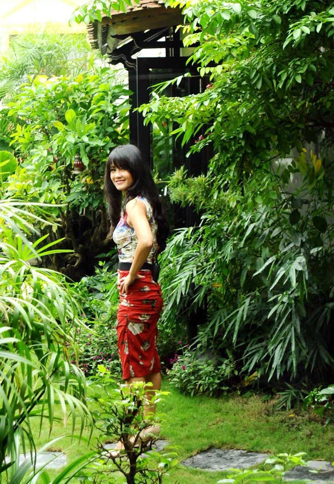 Tách biệt chốn ồn ào của phố thị, diva Hồng Nhung chọn cho mình cuộc sống chan hòa với thiên nhiên. Ảnh: VTC.