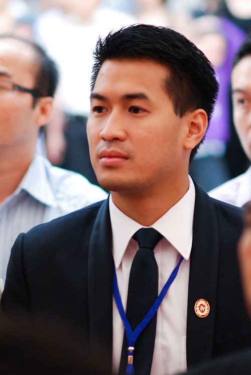  1. Phillip Nguyễn Vị thiếu gia điển trai gây thương nhớ cho hàng nghìn cô gái - Phillip Nguyễn là một cái tên không còn xa lạ với giới doanh nhân và giới trẻ Việt Nam khi trong thời gian qua, anh đã tạo nên dấu ấn thành công đậm nét với những dự án cộng đồng ấn tượng, cùng một phong cách sống tạo nhiều cảm hứng. Ảnh: ccevents.vn. 