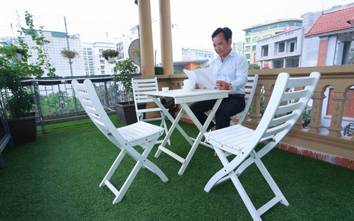 Nam diễn viên "Đại gia chân đất" cải tạo phần sân thượng thành nơi vui chơi của cả gia đình.
