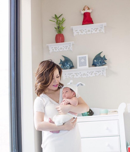 Vì nam ca sĩ Đan Trường thường xuyên phải di chuyển giữa Mỹ và Việt Nam để tiện cho việc hoạt động nghệ thuật nên Thủy Tiên và con trai cảm thấy căn nhà này quá rộng cho 2 mẹ con cô.