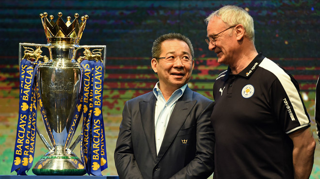 7. Vichai Srivaddhanaprabha (Leicester City) - Tài sản: 4,9 tỷ USD Vichai Srivaddhanaprabha là chủ nhân đế chế kinh doanh hàng miễn thuế lớn nhất Thái Lan King Power. Năm 2010, ông mua lại Leicester City và trở thành chủ tịch câu lạc bộ này năm sau đó. Ngày 27/10, tỷ phú người Thái đã qua đời trong một vụ tai nạn trực thăng ngay sau khi kết thúc trận đấu của Leicester City trên sân King Power, thành phố Leicester, Anh.