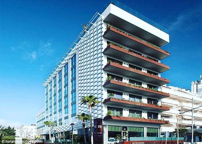 Khách sạn 4 sao này được Messi mua lại vào năm 2017 với mức giá 26 triệu bảng Anh (~ 787 tỷ đồng).