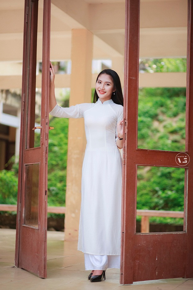 Còn các hoạt động tình nguyện và công tác xã hội lại giúp em hiểu thêm về cuộc sống, thêm yêu mến, quý trọng những người xung quanh mình".