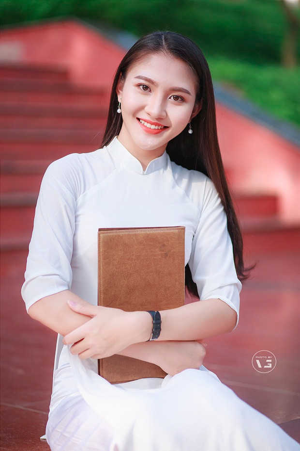 Cứ mỗi điểm trường đi qua, cuộc thi Hoa khôi Sinh viên Việt Nam 2017 lại có thêm nhiều gương mặt sáng giá, để lại những ấn tượng sâu sắc. Trong buổi casting tại trường Đại học Lâm nghiệp, Hà Ngọc Thủy Tiên là một trong những thí sinh nổi bật.