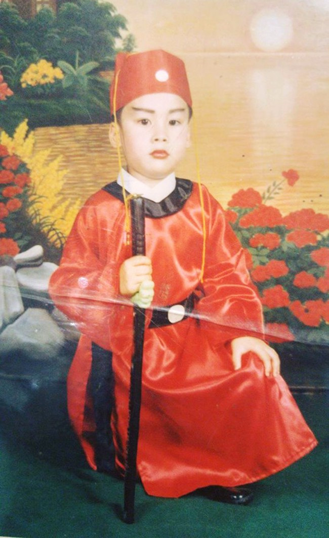Nhiều bạn trẻ cho biết họ không thể nhịn được cười khi xem ảnh hồi nhỏ của chính mình. Đây cũng là dịp để mọi người cùng ôn lại kỷ niệm xưa.