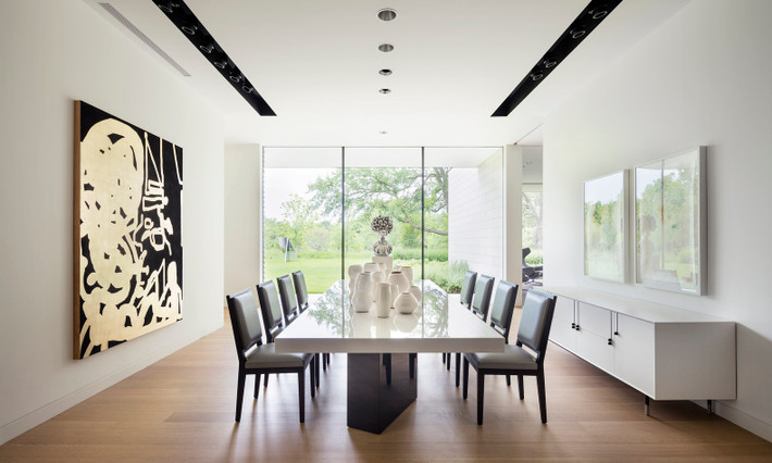 Chủ nhân của Preston Hollow Residence là cặp đôi yêu thích nghệ thuật.