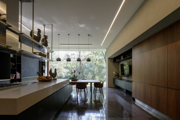 Nội thất trong LJ30 House rất hiện đại và sang trọng.