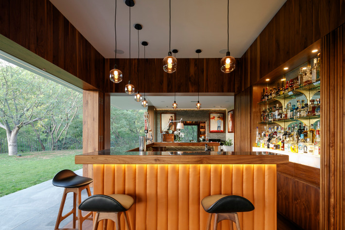 Quầy bar thu nhỏ ngay tại LJ30 House. Ảnh: Lorena Darquea.