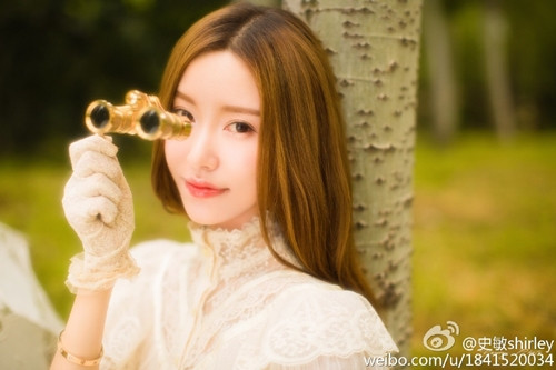 Hot girl trường múa sở hữu gương mặt trái xoan xinh xắn cùng đôi mắt to tròn.