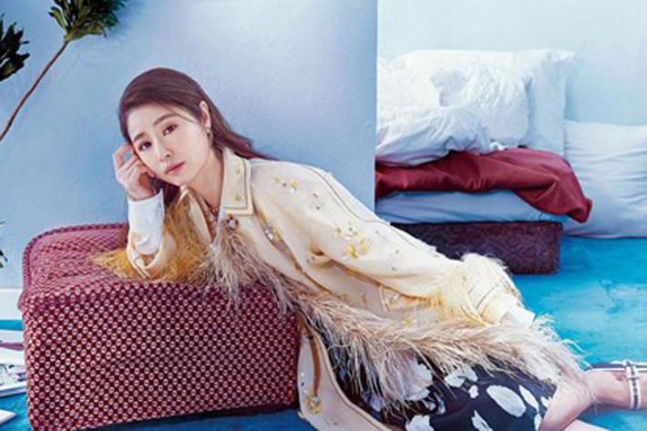 Chỉ mới sinh con đầu lòng cách đây 3 tháng nhưng Lâm Tâm Như đã nhanh chóng tái xuất làng giải trí bằng một phim điện ảnh trinh thám do "Ngũ A Ca" Tô Hữu Bằng làm đạo diễn.