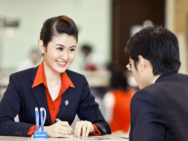 9. Sacombank Theo công bố báo cáo tài chính quý III/2017, với quỹ lương 2.612 tỷ đồng trong 9 tháng đầu năm và 18.444 nhân viên, bình quân, mỗi nhân viên Sacombank nhận mức lương 15,7 triệu đồng/tháng, tăng 16% so với năm 2016. Ảnh: UB Academy.