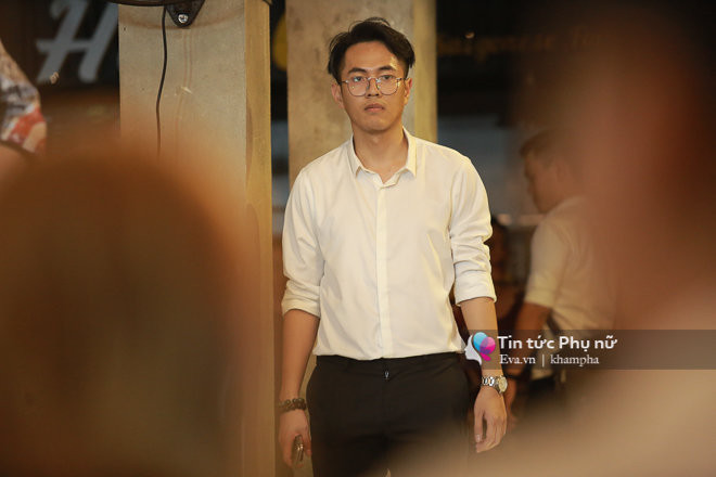 Vẻ ngoài trí thức của bạn trai Midu.