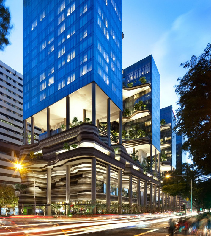 Khách sạn Park Royal trên đường Upper Pinkering (Singapore) được ví như một vườn treo Babylon thực sự trong lòng thành phố.