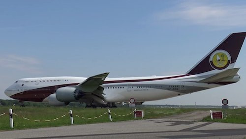 Theo lời giới thiệu của Quốc vương Tamim bin Hamad Al Thani, chiếc máy bay này trị giá khoảng 400 triệu USD. Ảnh: The Poin Guys.