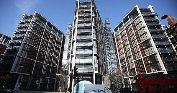 Vừa qua, một căn hộ penhouse 2 tầng ở One Hyde Park, nằm trong khu Knightsbridge (London, Anh) được bán cho một đại gia người nước ngoài 160 triệu bảng (gần 5.000 tỷ đồng).