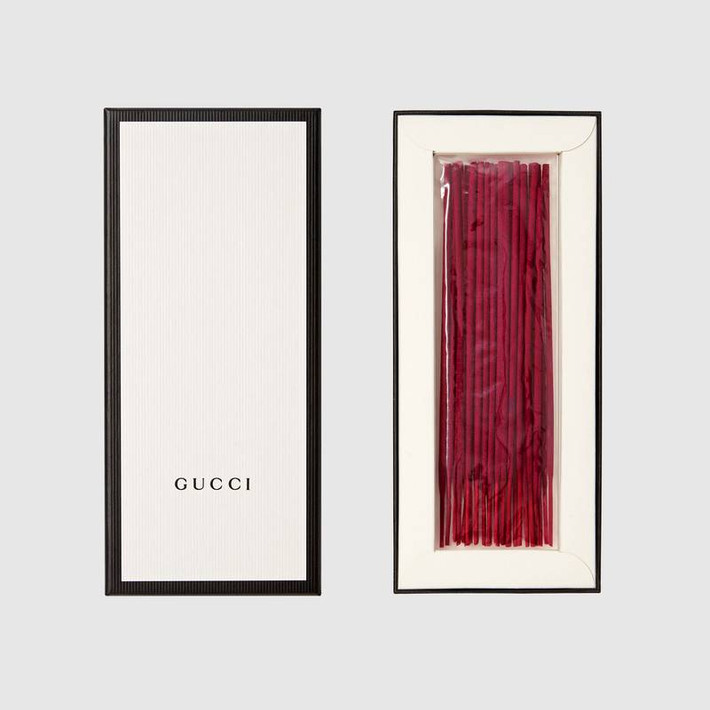 Mới đây, ông hoàng thời trang Gucci gây bất ngờ khi giới thiệu đến người tiêu dùng dòng sản phẩm hương đốt.