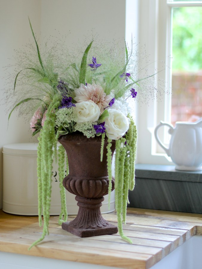 Hoa Amaranthus có bông dài nửa mét cũng là loại hoa độc đáo trên thị trường hoa 20/10. Ảnh: Peoniesandposies.