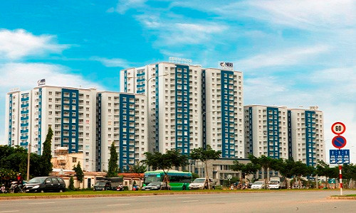 Được xây dựng trên khu đất có diện tích gần 20.000 m2, chung cư Carina gồm 3 khu nhà cao từ 15 đến 21 tầng với 736 căn hộ, mật độ 40%. Ảnh: Duanquan8.
